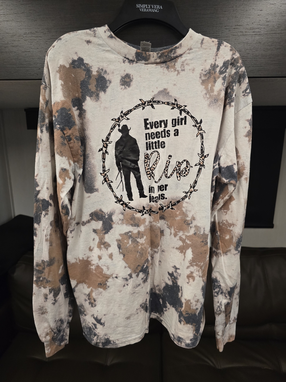 Gildan Tie-Dye Long Sleeve Tee , Yellowstone Rip Graphic, Size M